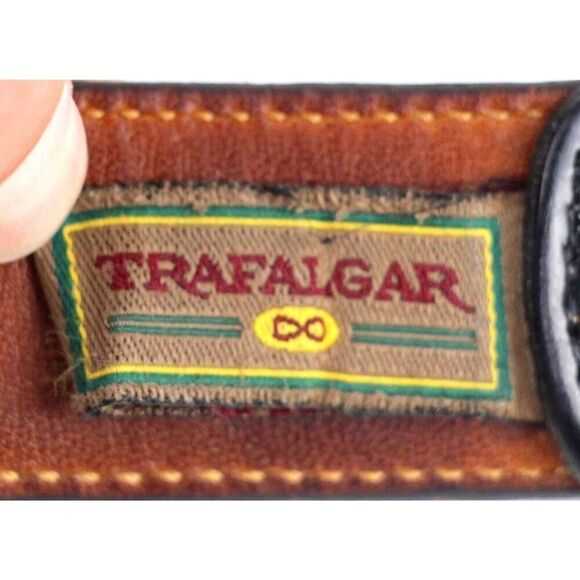 Trafalgar BLACK GENUINE LEATHER 1 1/8"Wd STITCH CASUAL DRESS BELT Size 42 (A43 - Picture 8 of 13